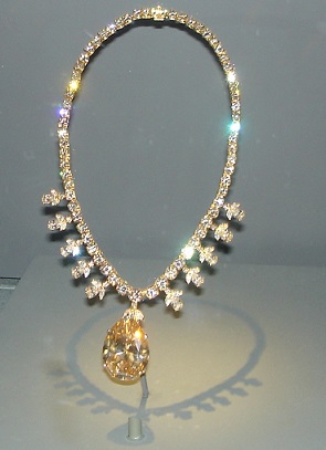 National_Museum_of_Natural_History_Gold_Colored_Diamonds